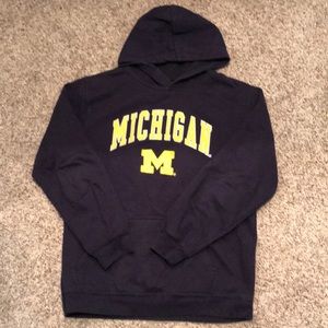 michigan hoodie 💛💙